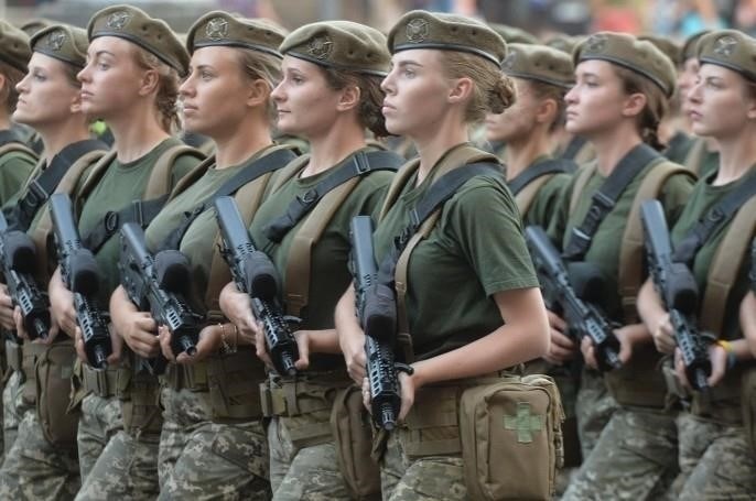 Процесс набора женщин в вооруженные силы