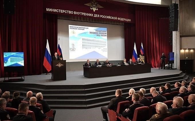 Министерство внутренних дел Российской Федерации осуществляет надзор за деятельностью правоохранительных органов, в том числе региональных подразделений. Отдел по Петровскому району находится в ведении министерства и отвечает за поддержание общественного порядка, безопасности и соблюдение правовых норм на территории района. Отдел решает широкий круг вопросов, включая принудительное взыскание налогов, регистрацию собственности и юридические консультации для местных предприятий и жителей.